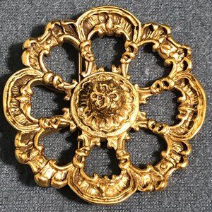 MMA Carriage Wheel brooch METROPOLITAN MUSEUM OF ART pin/Brooch Gold Rare VTG
